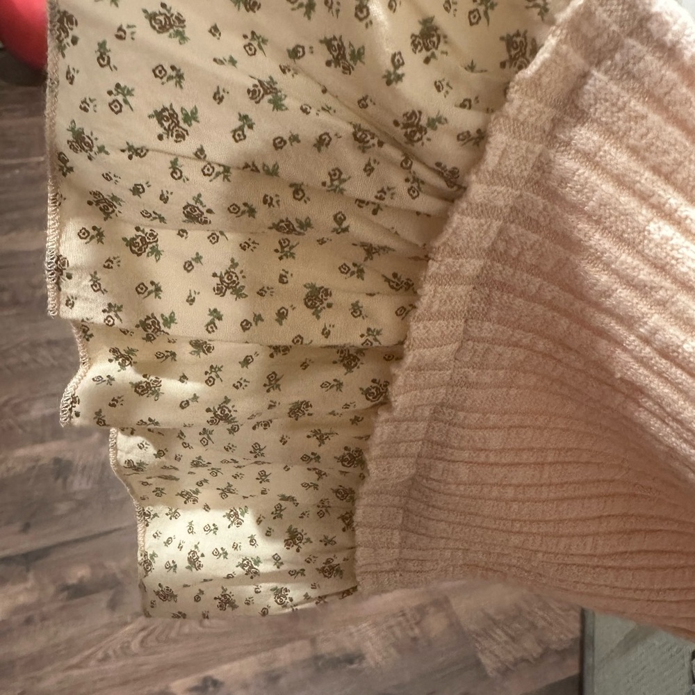 POL Button Floral Ruffle Blouse - Picture 7 of 7
